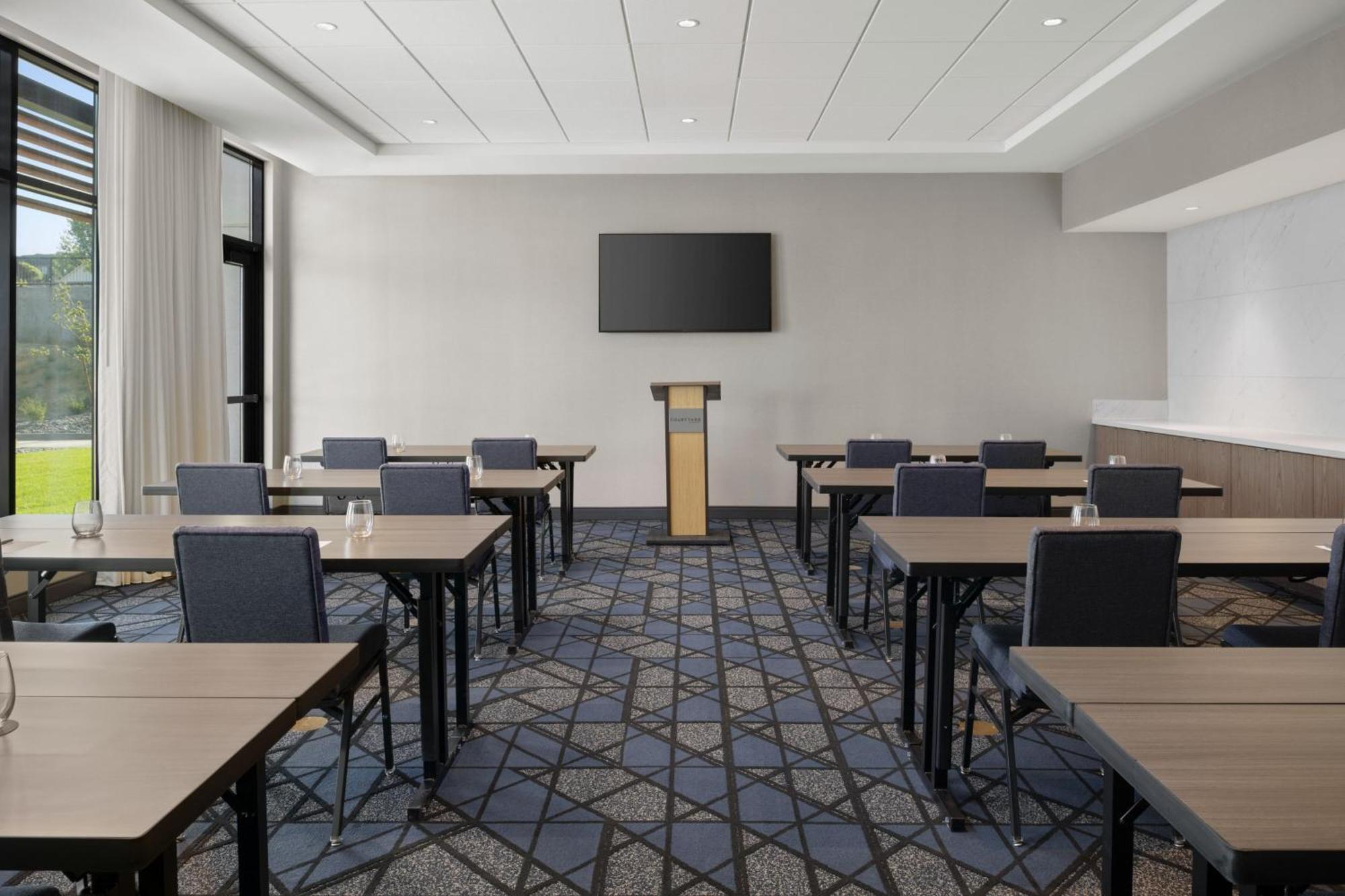 Courtyard By Marriott Pocatello Hotel Exterior photo